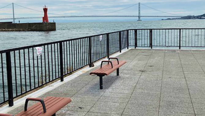 アルミ転落防止柵工事の写真