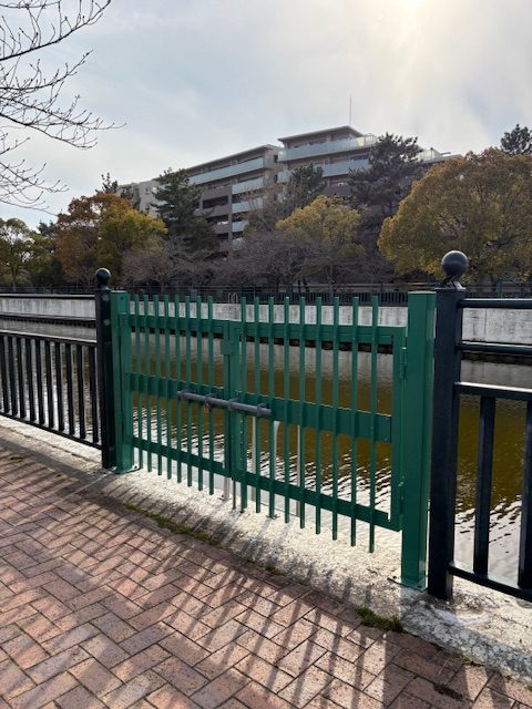 北堀運河　SUSタラップ特注品・特注両開門扉納入